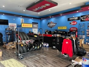 3209 E Thousand Oaks Blvd, Thousand Oaks, CA for lease Building Photo- Image 1 of 5