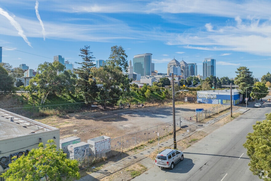 2116 Brush St, Oakland, CA à vendre - Photo du bâtiment - Image 3 de 9