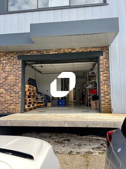 Office in Les Ulis for lease - Building Photo - Image 2 of 12