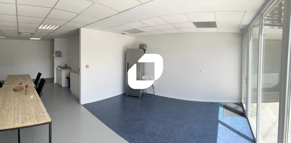 3 Rue Des Docks Rémois, Bétheny à vendre - Photo du bâtiment - Image 2 de 4