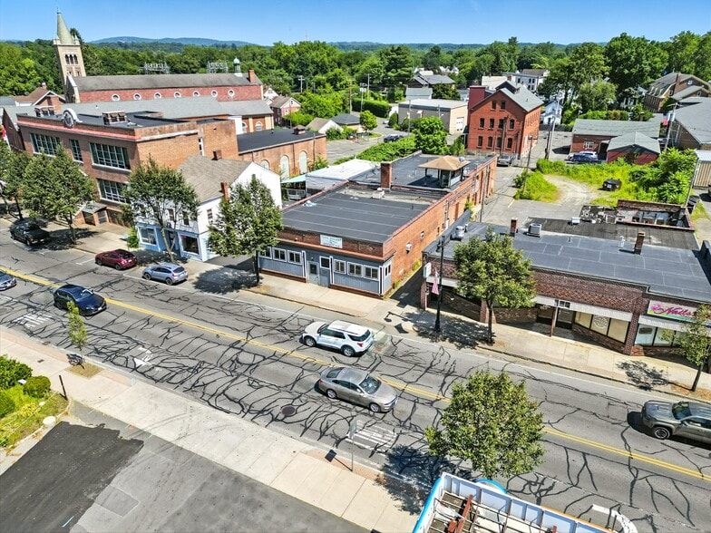 285 Elm St, Westfield, MA à vendre - Photo du bâtiment - Image 3 de 22