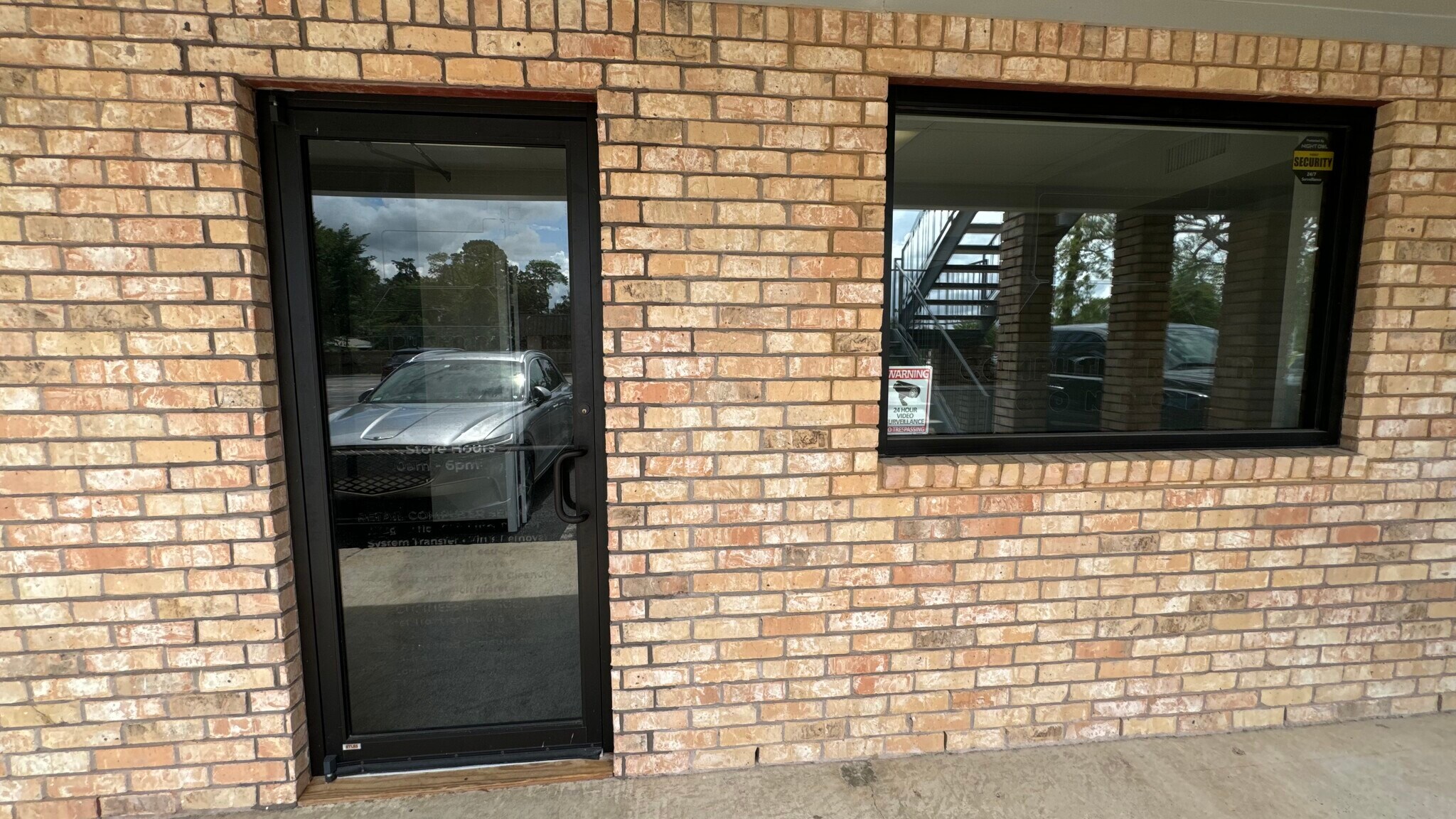 812 W Dallas St, Conroe, TX for lease Building Photo- Image 1 of 4