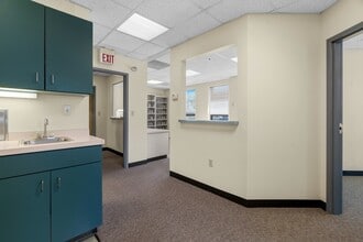 955 Main St, Winchester, MA for lease Interior Photo- Image 1 of 11