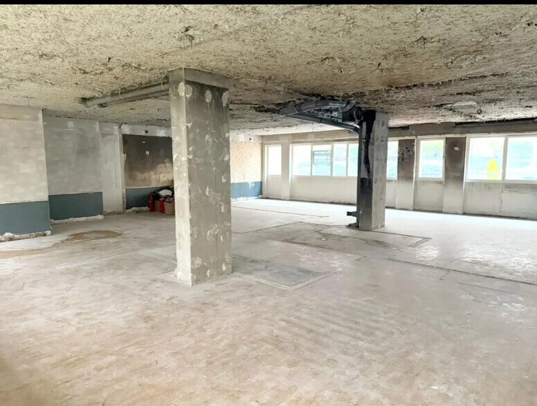 Retail in Levallois-Perret for sale - Building Photo - Image 2 of 12