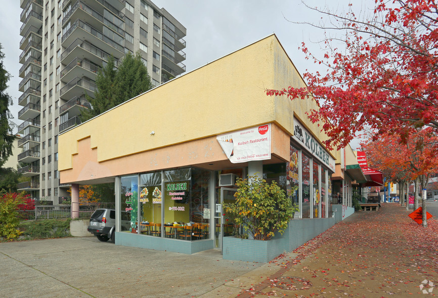 731-761 Lonsdale Ave, North Vancouver, BC for sale - Building Photo - Image 1 of 4