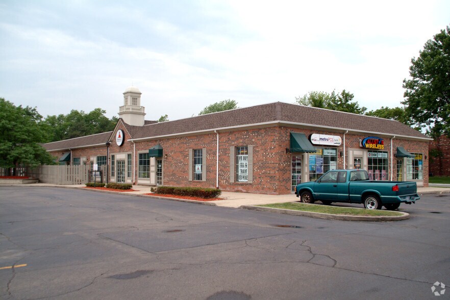3307-3389 Greenfield Rd, Dearborn, MI à louer - Photo du bâtiment - Image 3 de 4
