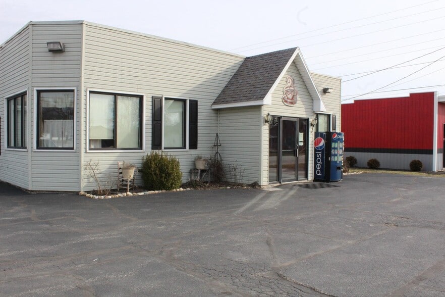 511 E Main St, Saint Henry, OH à vendre - Photo du bâtiment - Image 3 de 31