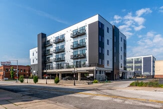 More details for 400 W River Dr, Davenport, IA - Multifamily for Sale