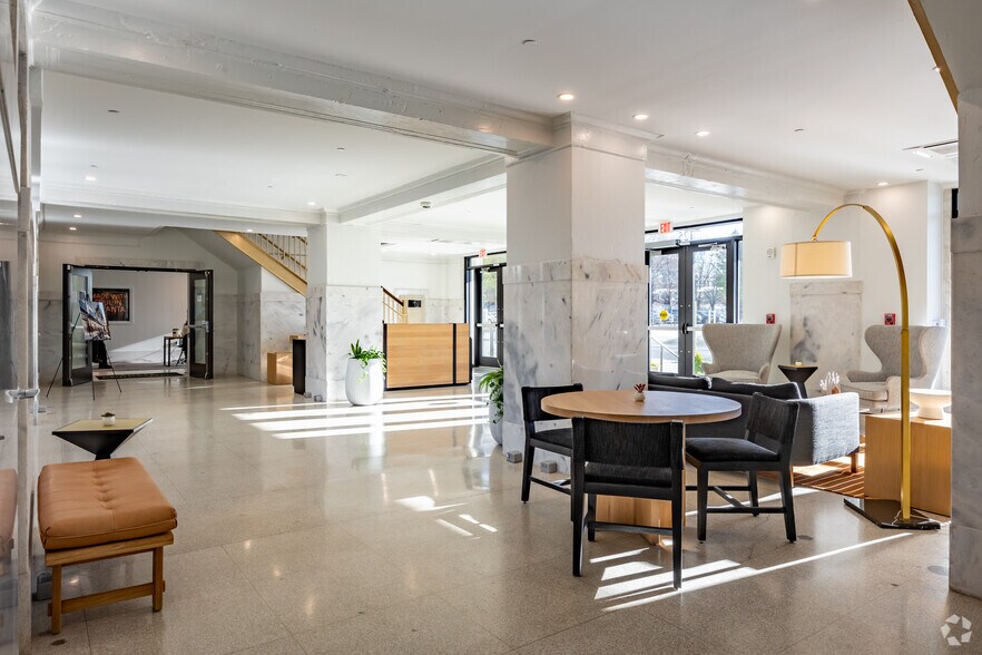 125 Ted Turner Dr SW, Atlanta, GA for lease - Interior Photo - Image 2 of 32