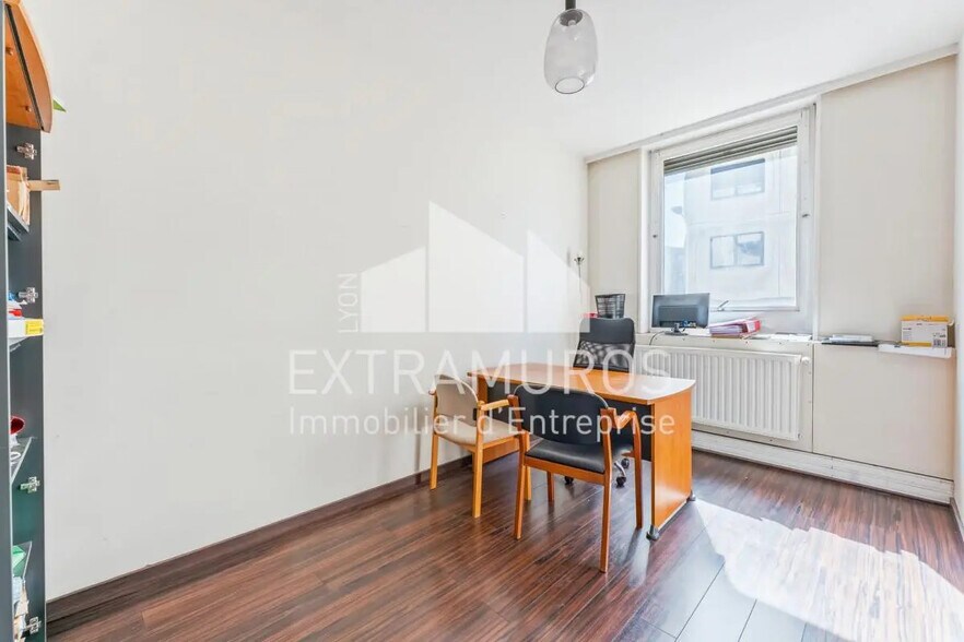 Office in Lyon for sale - Interior Photo - Image 3 of 8