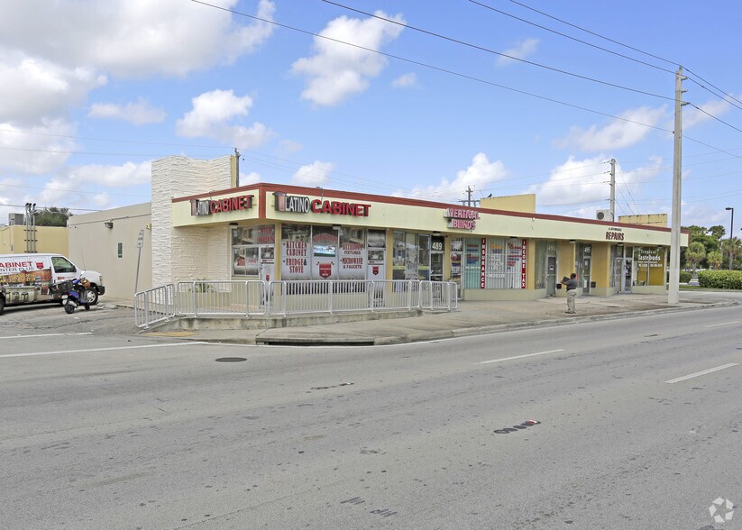 487-499 NE 167th St, Miami, FL for lease - Primary Photo - Image 1 of 12