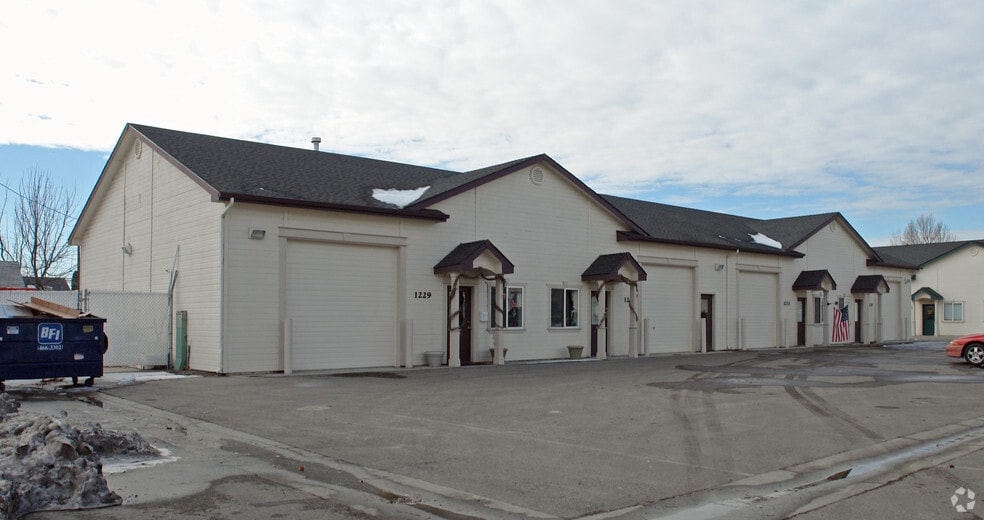 1229-1235 N Midland Blvd, Nampa, ID for sale - Primary Photo - Image 1 of 3