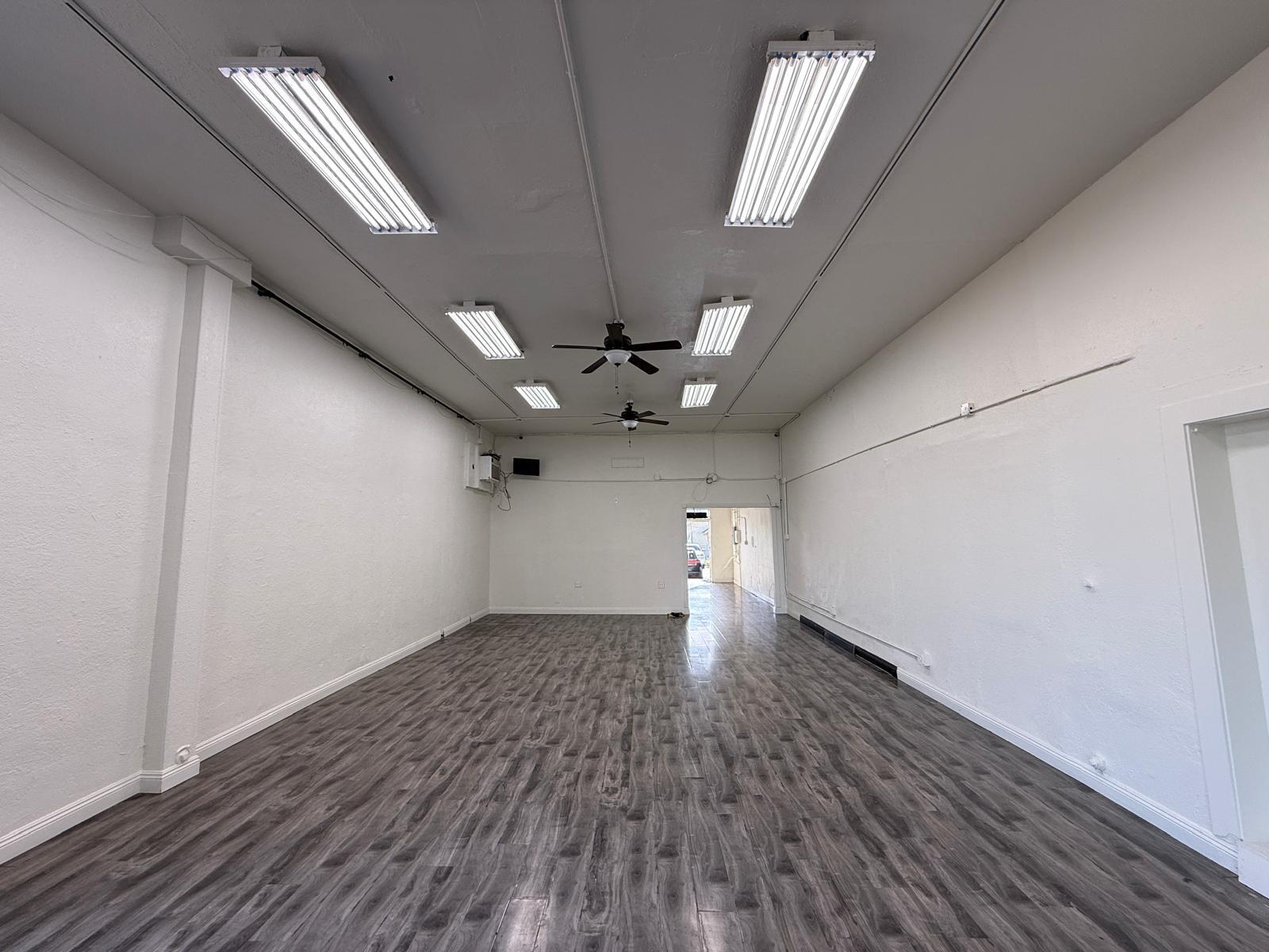 2934-2942 Whittier Blvd, Los Angeles, CA à louer Photo intérieure- Image 1 de 12