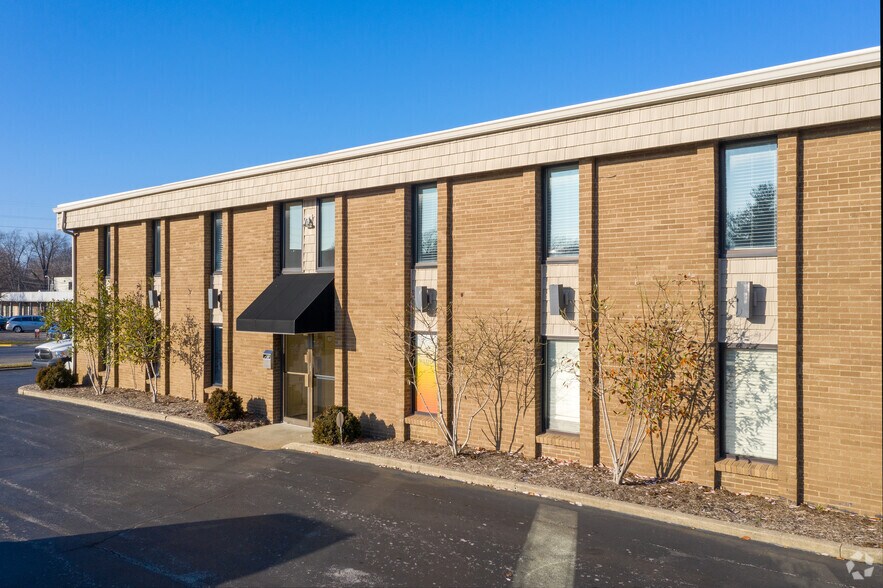 2040 Regency Rd, Lexington, KY à louer - Photo du bâtiment - Image 3 de 4