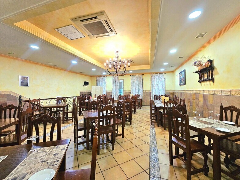 Retail in Córdoba, Córdoba for sale - Building Photo - Image 3 of 31