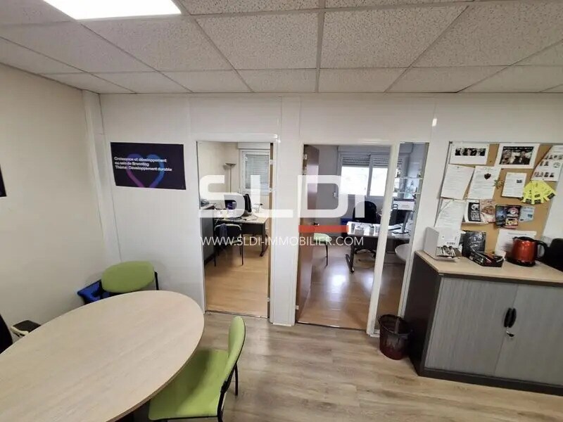 Office in Chassieu for lease Interior Photo- Image 1 of 5