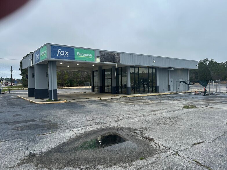 1771 Airport Rd, Jacksonville, FL à louer - Photo du bâtiment - Image 2 de 8
