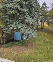 1154 Queens Blvd, Kitchener, ON à vendre - Photo du bâtiment - Image 3 de 6