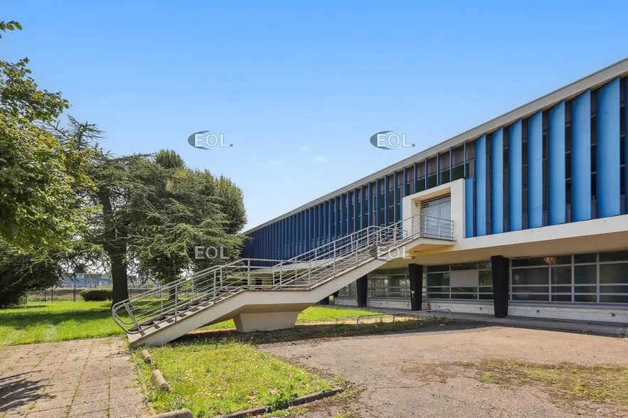 Flex in Alfortville for lease - Building Photo - Image 3 of 13