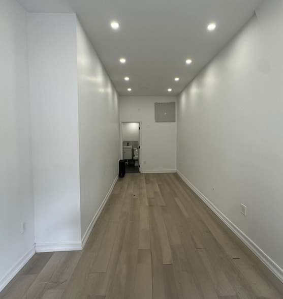 787 Seneca Ave, Ridgewood, NY for lease - Interior Photo - Image 2 of 6