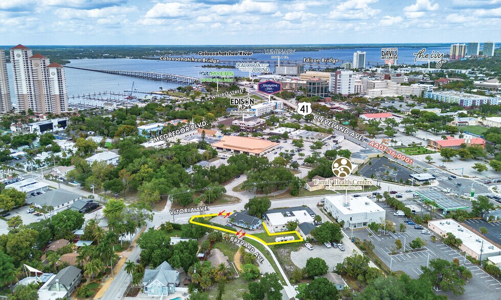 1920 Victoria Ave, Fort Myers, FL à vendre - Aérien - Image 3 de 7