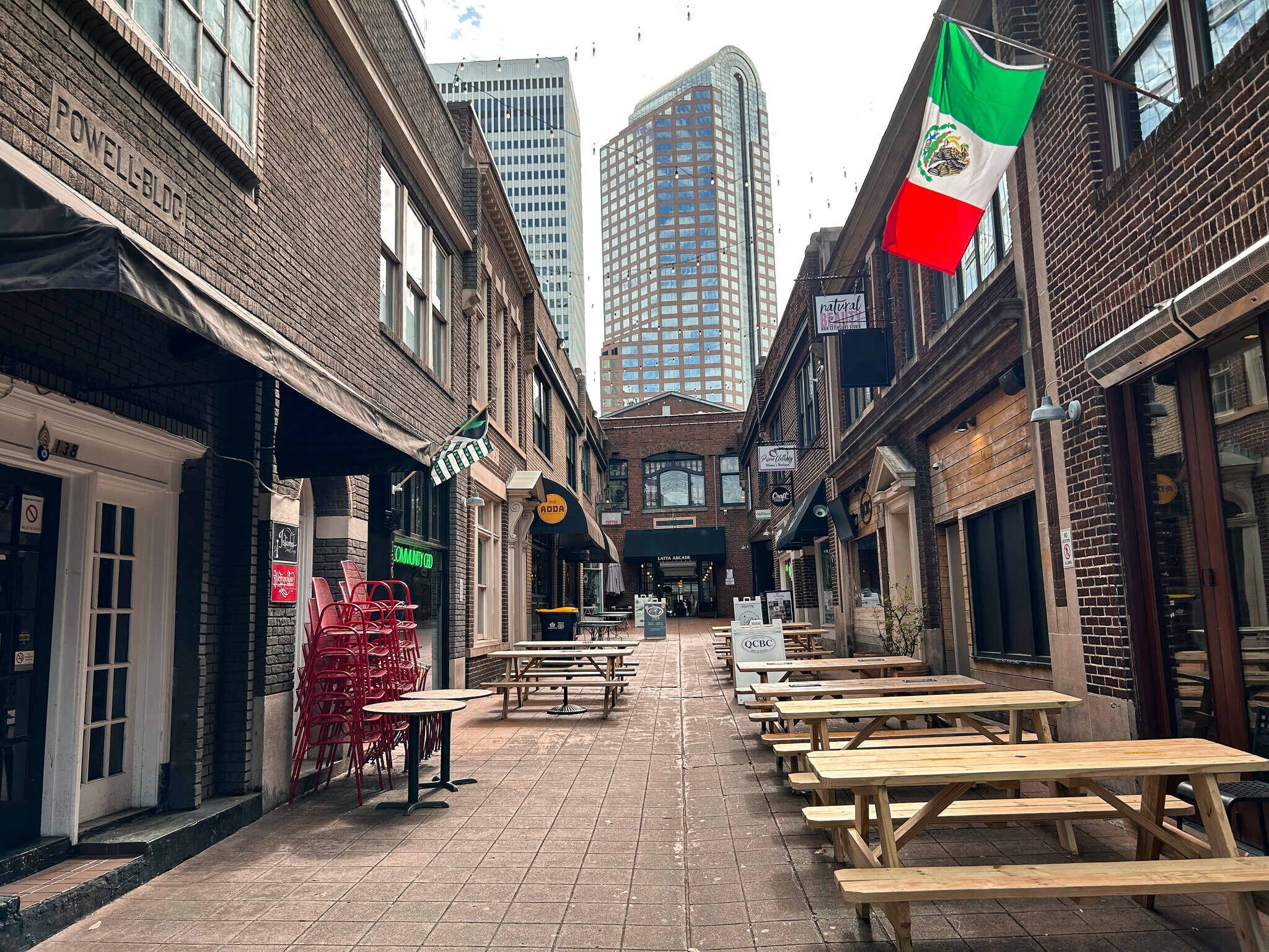 125-137 Brevard Ct, Charlotte, NC à louer Photo du bâtiment- Image 1 de 7