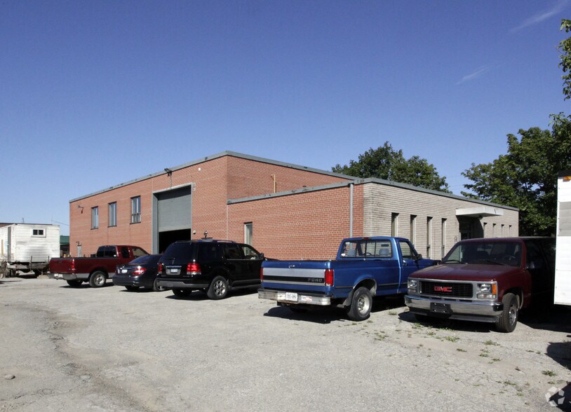 22 Creditstone Rd, Vaughan, ON for sale - Primary Photo - Image 1 of 1