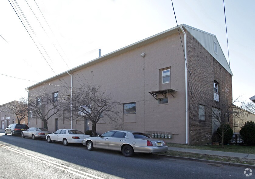 118-120 Sandford St, New Brunswick, NJ for lease - Building Photo - Image 2 of 2
