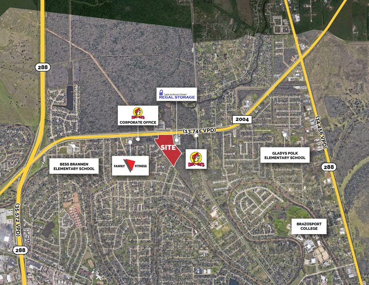 100 FM 2004, Lake Jackson, TX for sale - Primary Photo - Image 1 of 7