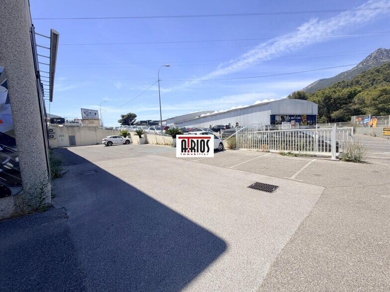 Retail in La Garde for lease - Building Photo - Image 3 of 5