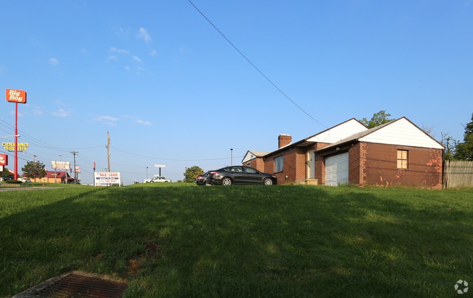 2430 E Sharon Rd, Cincinnati, OH for sale - Primary Photo - Image 2 of 2