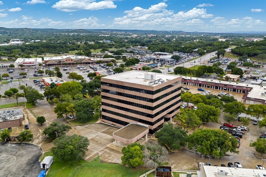222 S Sidney Baker St, Kerrville, TX for sale - Building Photo - Image 2 of 30