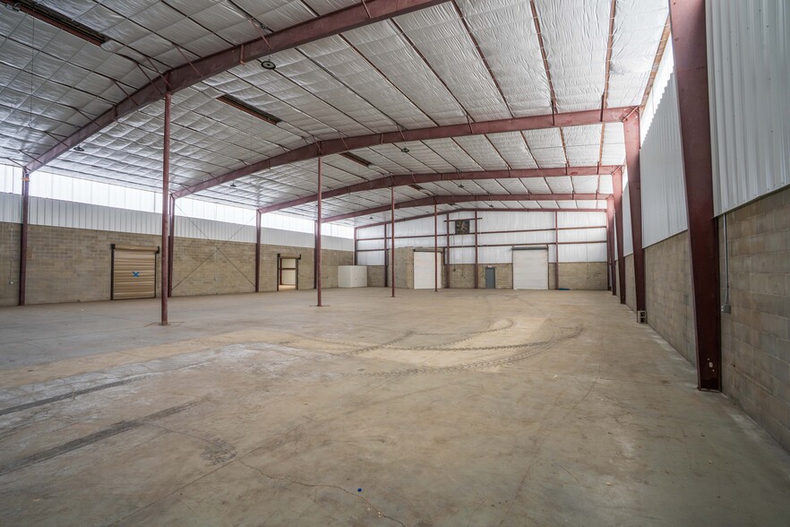 12925 N 49th St, Clearwater, FL for lease - Building Photo - Image 3 of 23