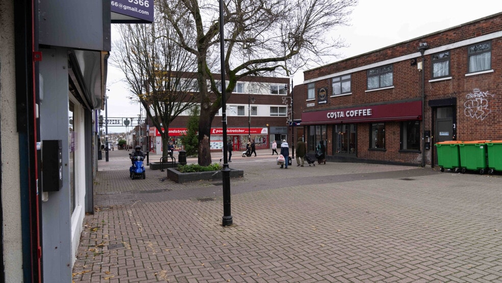 59 Green St, Gillingham for lease - Building Photo - Image 2 of 4