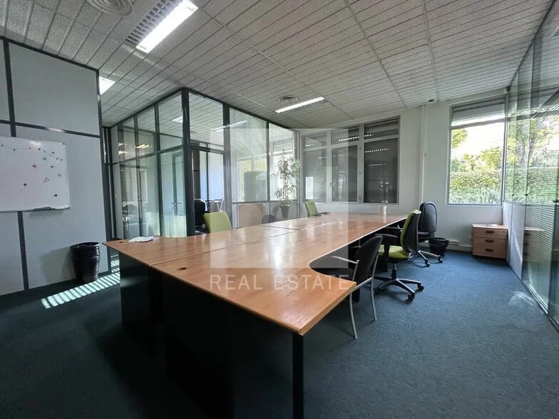 Office in Tassin-la-Demi-Lune for lease - Interior Photo - Image 3 of 11