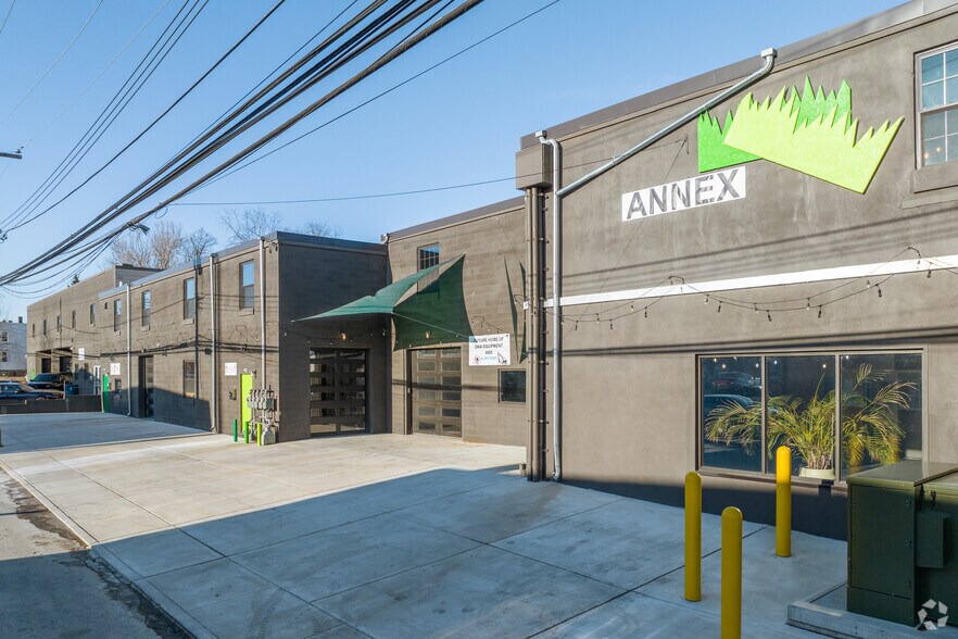 245 N Main St, Ambler, PA à louer - Photo du bâtiment - Image 2 de 19