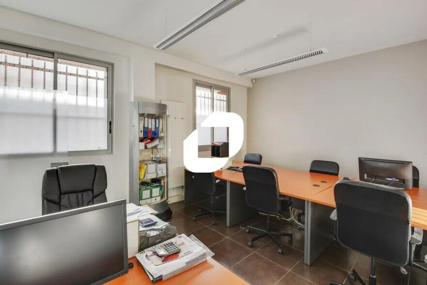 Office in Issy-les-Moulineaux for sale - Building Photo - Image 3 of 11