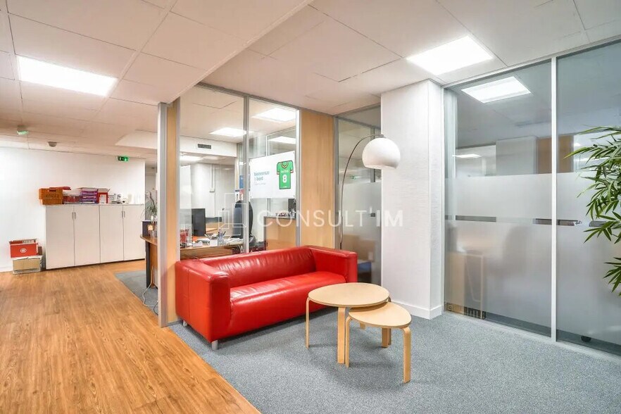 Bureau dans Saint-Cloud à vendre - Photo du bâtiment - Image 3 de 7