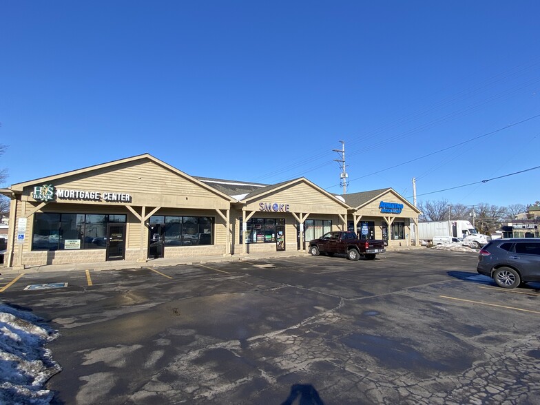 302-310 State St, Marengo, IL for lease - Building Photo - Image 2 of 5