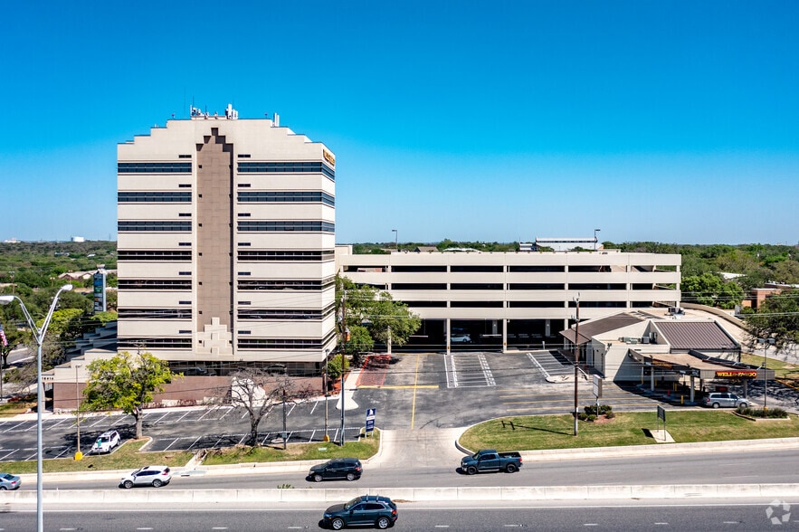 16414 San Pedro Ave, San Antonio, TX for lease - Building Photo - Image 3 of 4