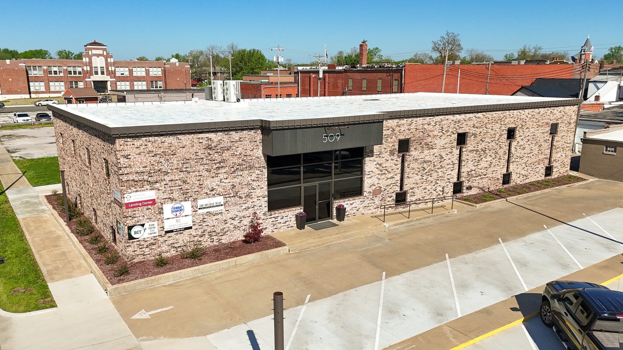 509 - 511 W. Rollins, Moberly, MO for lease Primary Photo- Image 1 of 13