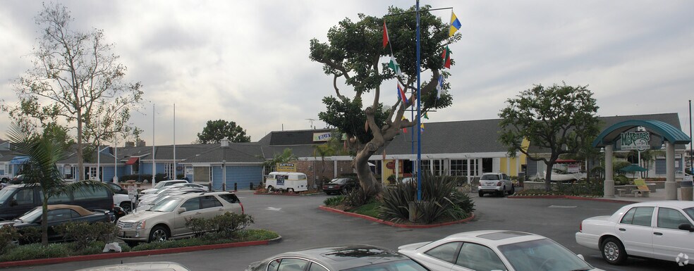120-186 N Marina Dr, Long Beach, CA à louer - Photo du bâtiment - Image 2 de 2