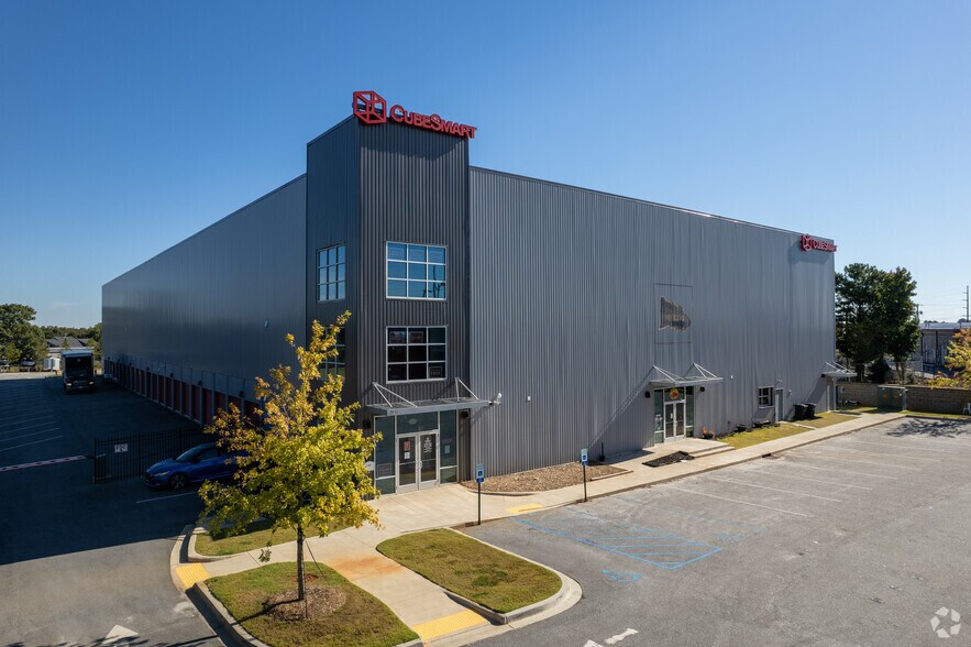 2613 Woodruff Rd, Simpsonville, SC for sale - Primary Photo - Image 1 of 11