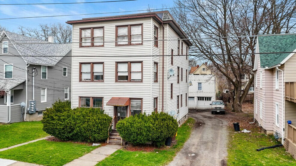 71 Albert St, Johnson City, NY à vendre - Photo principale - Image 1 de 6