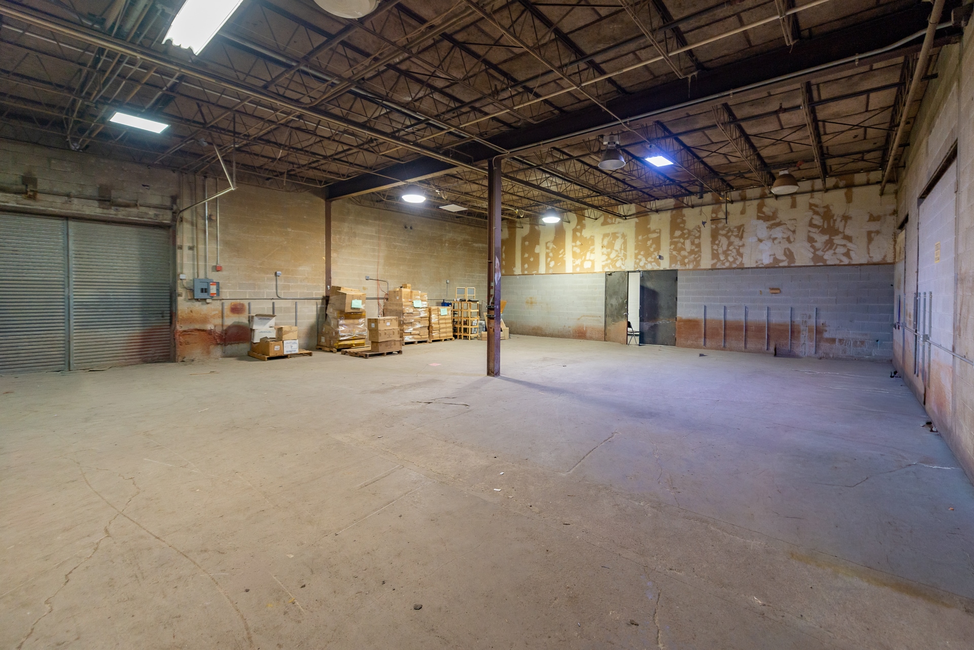 1519 E Main St, St Charles, IL for lease Interior Photo- Image 1 of 3