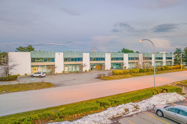 Plus de détails pour 1538 Cliveden Ave, Delta, BC - Industriel à louer