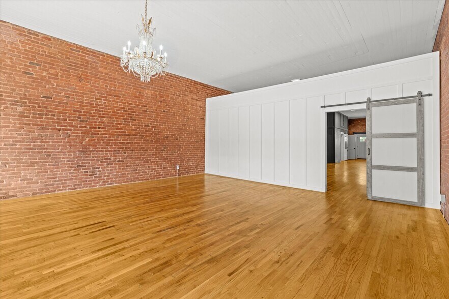 114 W College St, Bowdon, GA à vendre - Photo du bâtiment - Image 3 de 11