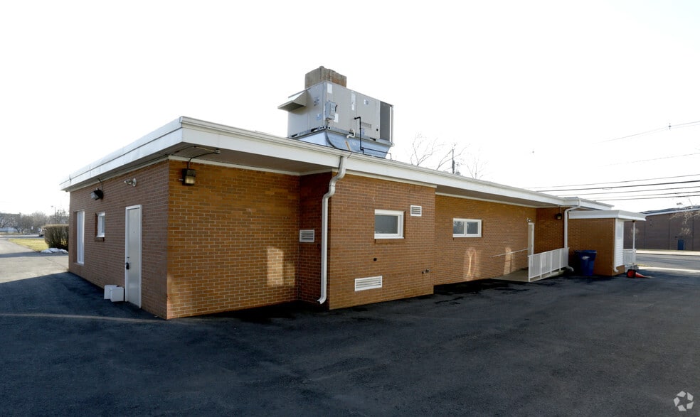 854 Livingston Ave, North Brunswick, NJ for sale - Building Photo - Image 3 of 4