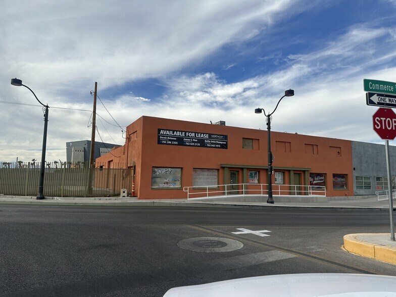 710 S Main St, Las Vegas, NV à louer - Photo du bâtiment - Image 2 de 18