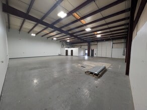 478 Northdale Rd, Lawrenceville, GA for lease Interior Photo- Image 2 of 7